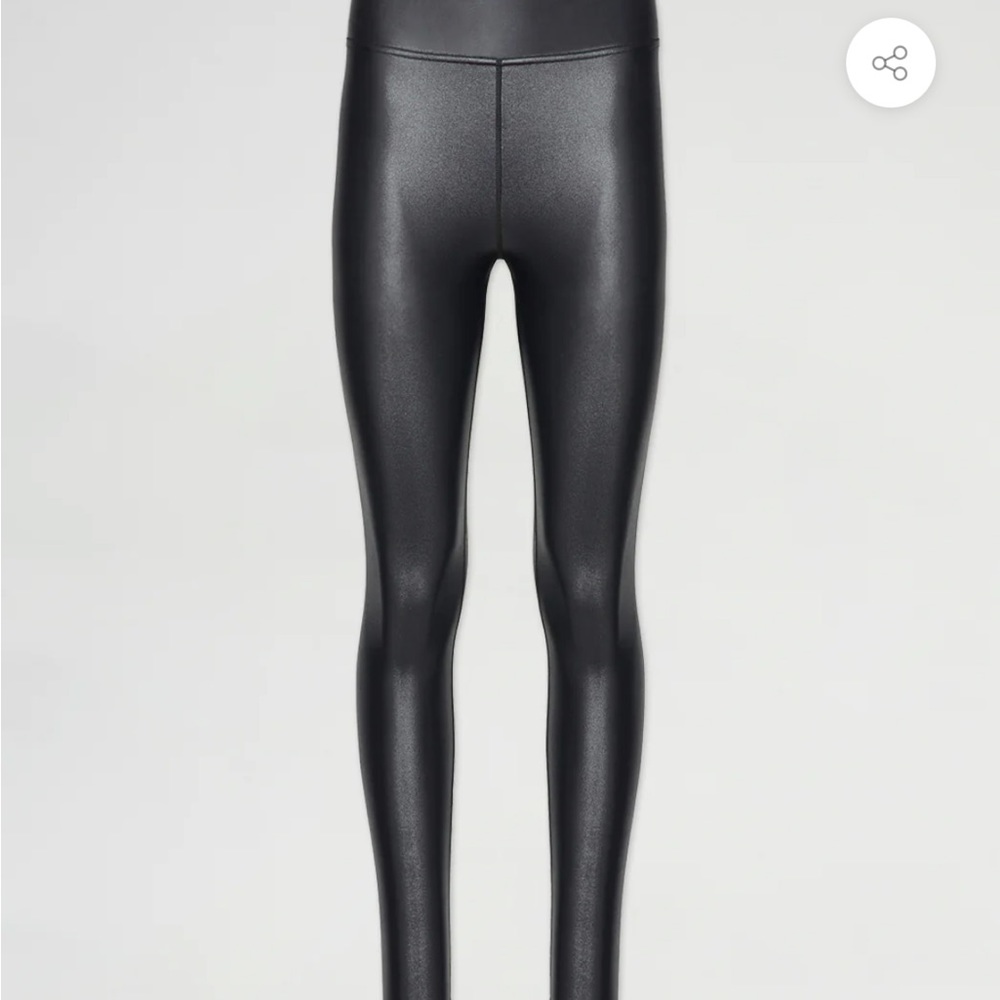 Carbon38 Black Legging in Takara Shine